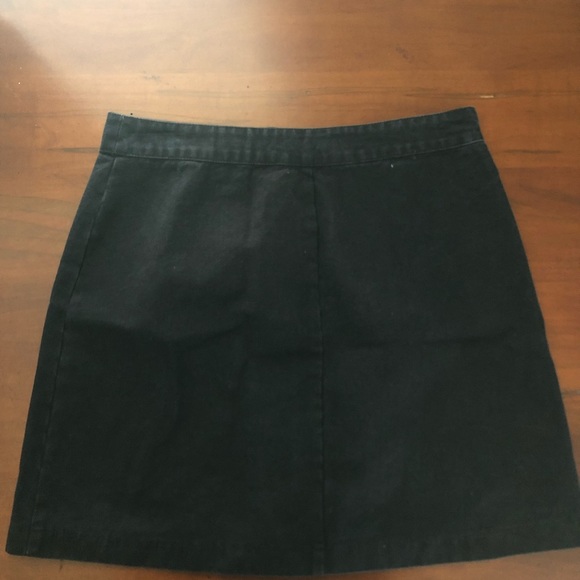 Black mini skirt - Picture 2 of 2